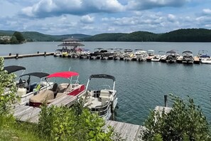 Marina - Hot Tub & Mtn Views at Luxe Lake Arrowhead Getaway (Waleska)