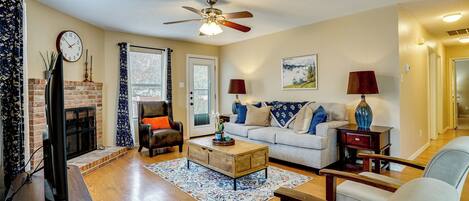 Télévision, cheminée