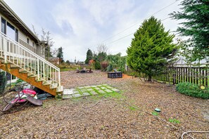 Terrace/patio - Near Ferry, Shops & Eats! Anacortes Townhome (Anacortes)