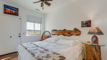 3 bedrooms, iron/ironing board, travel cot, Internet