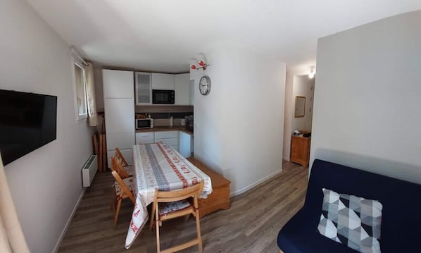 Interior - 3 Rooms for 5 People (Risoul)