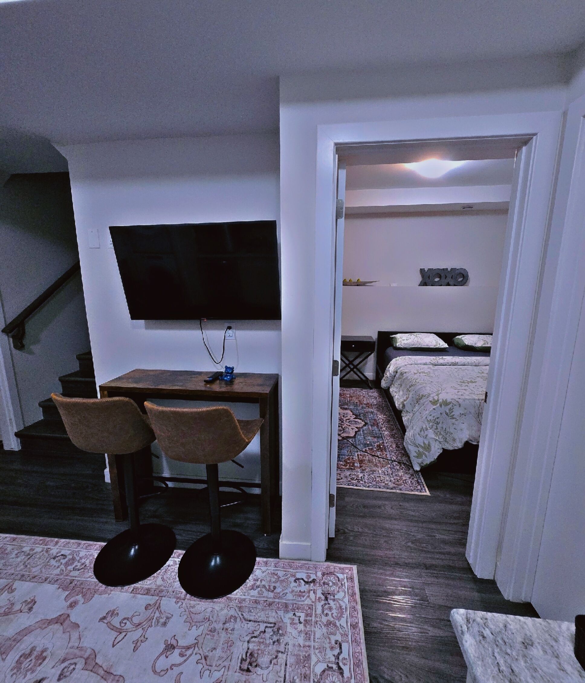 2 chambres, fer et planche à repasser, Wi-Fi, draps fournis