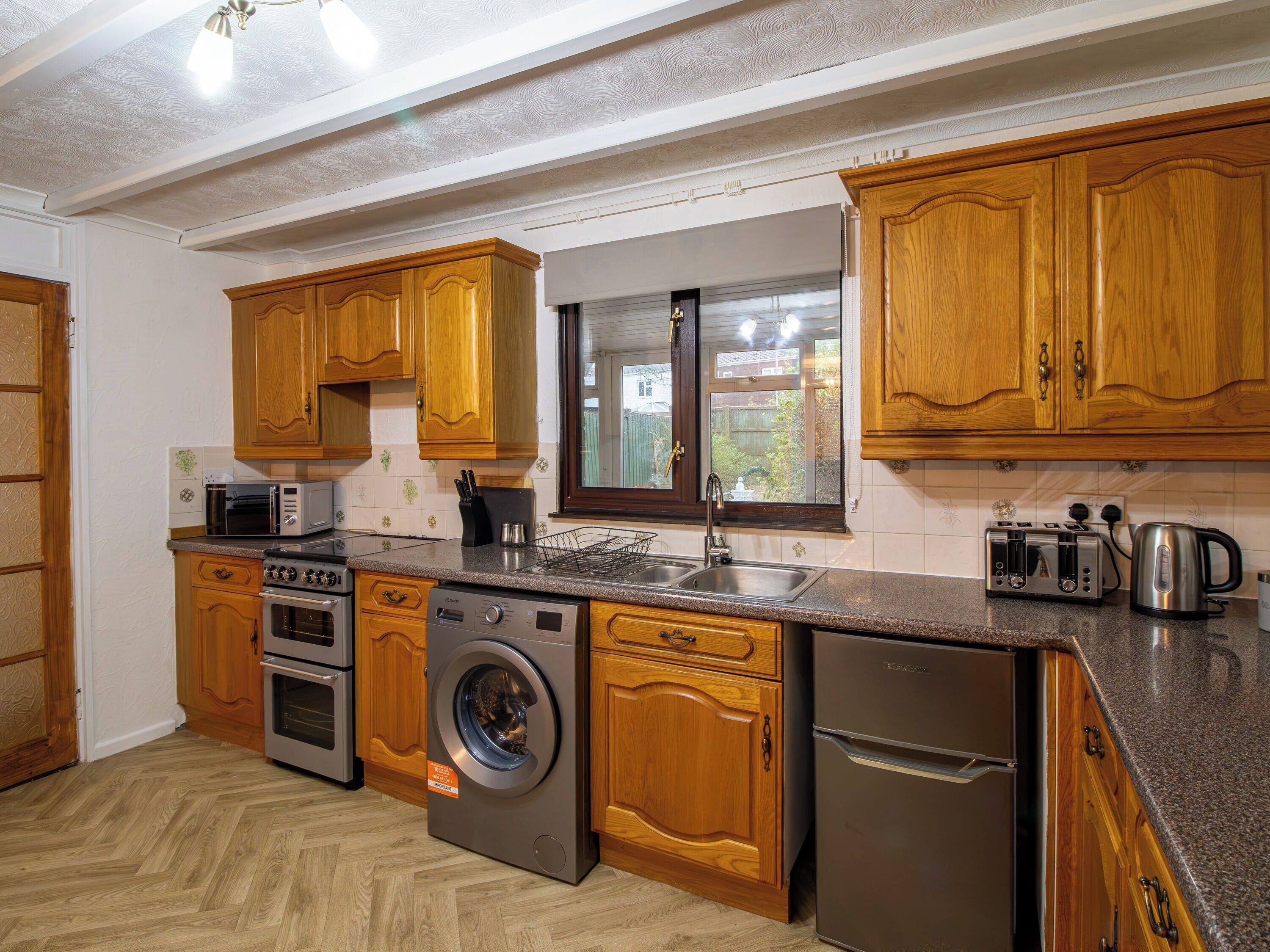 Microwave, oven