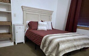 1 chambre, lit parapluie, Wi-Fi, draps fournis