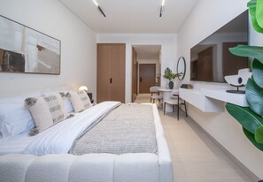 Iron/ironing board, free WiFi, bed sheets - Studio in Binghatti Azure with Pool and Gym (Dubai)