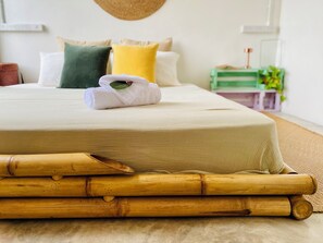 2 bedrooms, WiFi, bed sheets, wheelchair access