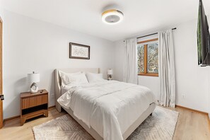 5 habitaciones, tabla de planchar con plancha y cuna de viaje 