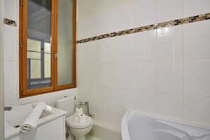 Douche, sèche-cheveux
