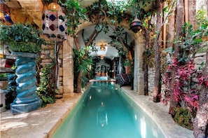 حمّام سباحة خارجي