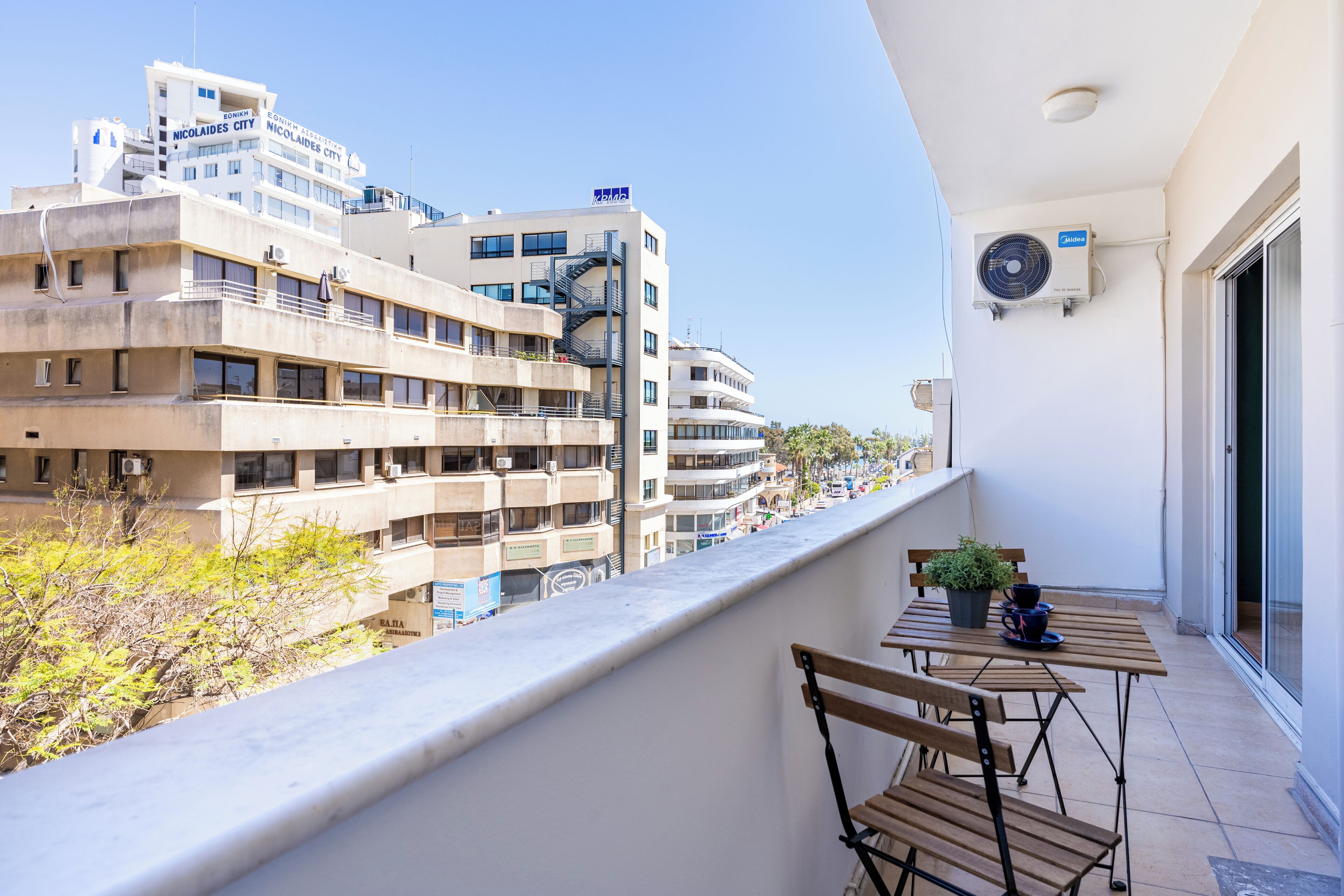 Comfort appartement, 2 slaapkamers, keuken, uitzicht op stad | Balkon