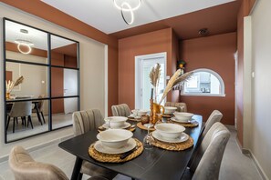 Comfort Apartment, 2 Bedrooms, Kitchen, City View | Dining room - Oracle 2-BR Apt. & Balcony in Larnaca (Larnaca)