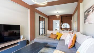 Comfort-Apartment, 2 Schlafzimmer, Küche, Stadtblick | Wohnzimmer | Smart-TV, Netflix, Streaming-Dienste