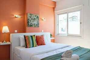 Egyptian cotton sheets, premium bedding, in-room safe - Oracle 2-BR Apt. & Balcony in Larnaca (Larnaca)