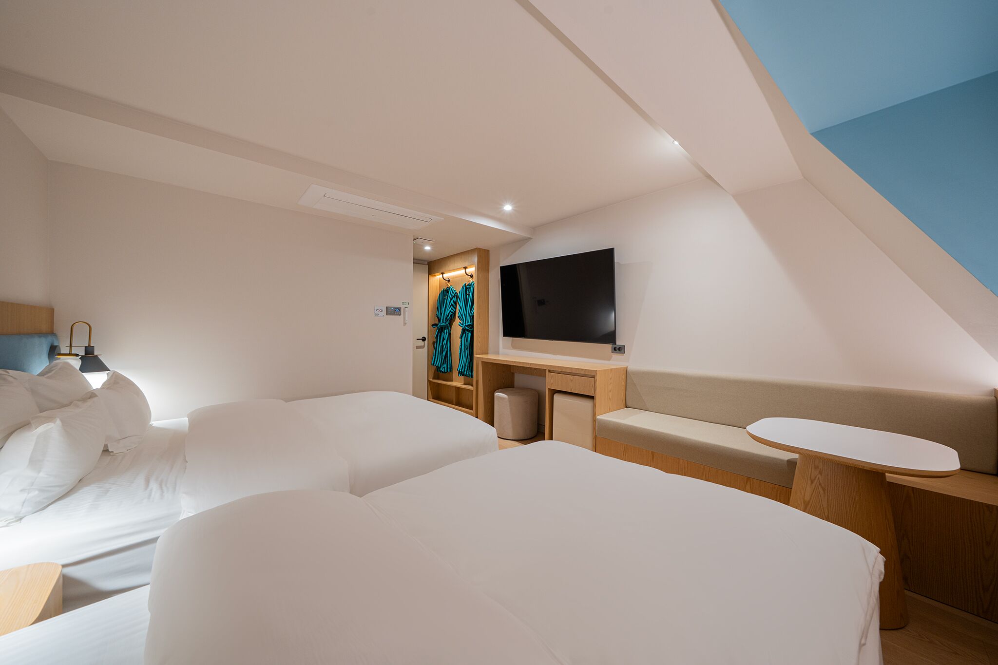 Standard Twin Room | Free WiFi