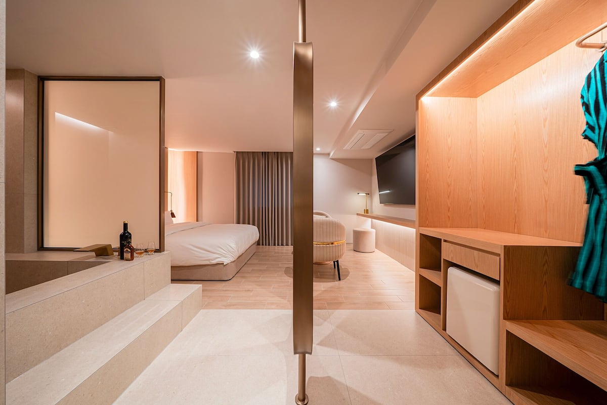 Junior Room | Free WiFi