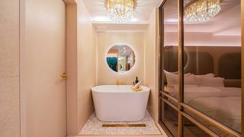 Luxury Room | Free WiFi