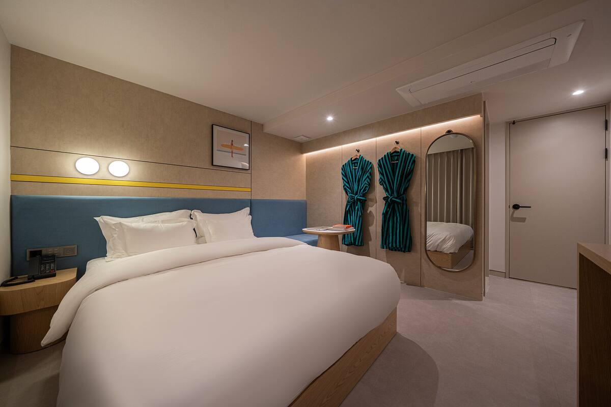 Standard Double Room | Free WiFi