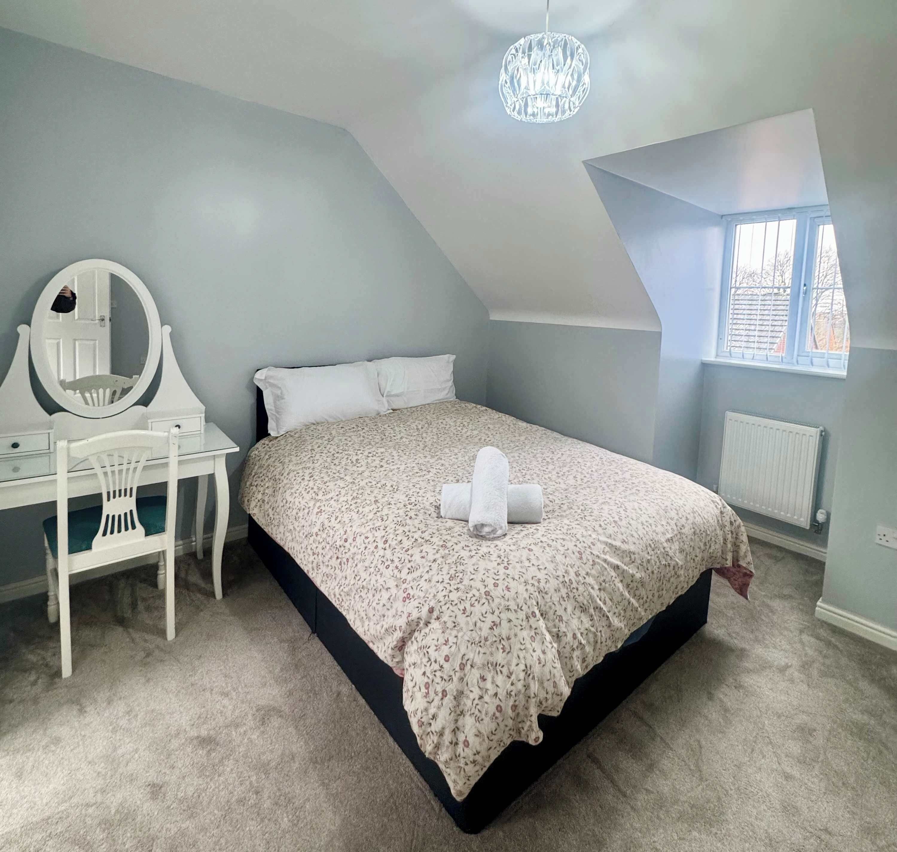 3 間睡房、熨斗/熨衫板、上網、床單