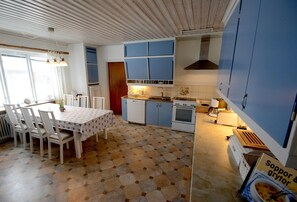 Private kitchen - Real Swedish Country House is Ideal for Large Families (Skultuna)