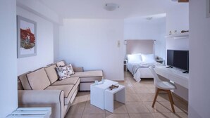 Family Suite with Sea View | リビング エリア