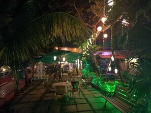 Outdoor dining - River Retreat Kolad (Kolad)