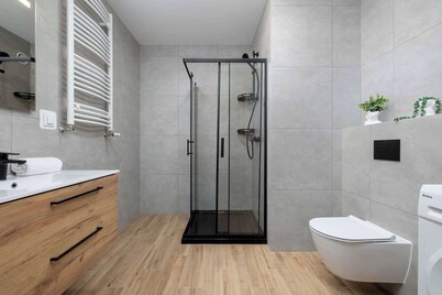 Elegant Apartment | Garden, Desk, Parking