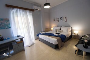 1 bedroom, desk, iron/ironing board, free WiFi - Sophia's - Central Apartment near Egaleo Metro/Αthens (Egaleo)