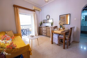 Interior - Sophia's - Central Apartment near Egaleo Metro/Αthens (Egaleo)