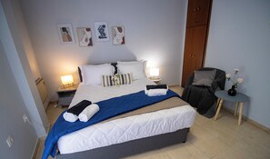 1 bedroom, desk, iron/ironing board, free WiFi - Sophia's - Central Apartment near Egaleo Metro/Αthens (Egaleo)