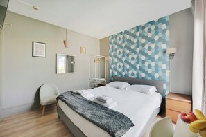 1 bedroom, desk, free WiFi - Studio Cosy - 2P - Canal Saint Martin (Paris)