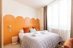 Desk, iron/ironing board, free WiFi, bed sheets - Port-Royal Residence - Charming Studio - 2P (Paris)