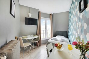 1 bedroom, free WiFi - Charming studio - 1P- Canal Saint-Martin (Paris)