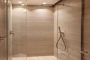 Shower, hair dryer, towels - Charming modern Studio with AC - Le Marais (Paris)