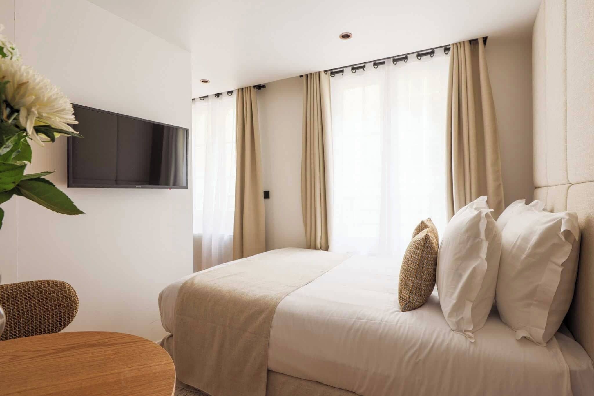 1 habitación, escritorio, tabla de planchar con plancha y wifi gratis 