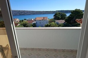Interior - Rab Diving Mirko - Deluxe Double Room with Balcony and Sea View (2) (Rab)