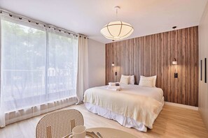 1 chambre, fer et planche à repasser, accès Internet, draps fournis
