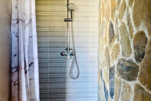 Shower, towels - Spacious villa with private pool (Conil de la Frontera)