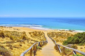 On the beach - Spacious villa with private pool (Conil de la Frontera)