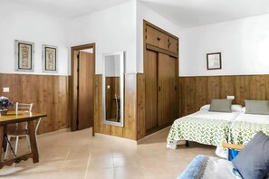 1 bedroom, iron/ironing board, Internet, bed sheets - Peaceful Apartment close to the Coast (Conil de la Frontera)