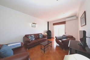 TV - APARTMENT JOSIE, Town Centre (Tavira)