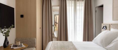 Desk, iron/ironing board, free WiFi, bed sheets