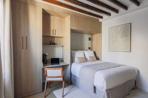 1 slaapkamer, een bureau, een strijkplank/strijkijzer, gratis wifi