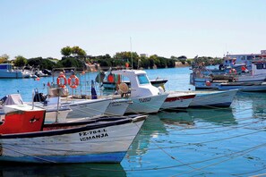 Marina - APARTMENT ROBINARA, Fishing Village (Fuseta)