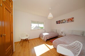 2 bedrooms, iron/ironing board, free WiFi