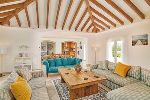 TV, fireplace, ping pong - CASA LUA AZUL, Serra da Zorra (Tavira)