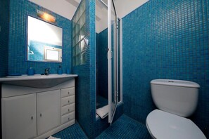 Shower, hair dryer - VILLA LIMOEIRO, Santa Luzia Fishing Village (Santa Luzia)