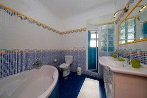 Shower, hair dryer - VILLA LIMOEIRO, Santa Luzia Fishing Village (Santa Luzia)