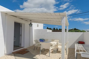 Outdoor dining - El Palmar Family Hideaway Near the Sea (El Palmar de Vejer)