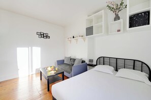 1 bedroom, desk, iron/ironing board, Internet - Elegant Studio 2P – Paris 14 (Paris)