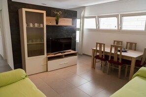 Smart TV - Apartamento en el  centro de conil de la frontera (Conil de la Frontera)